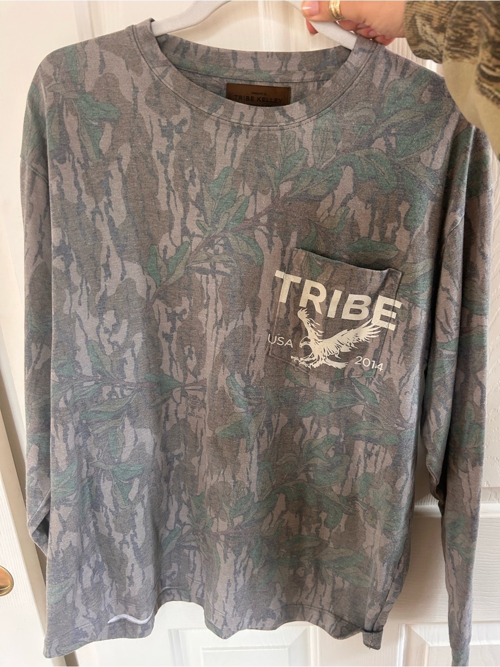 Tribe Kelley Men's Long Sleeve Pocket Tee - Gray/Green Camo